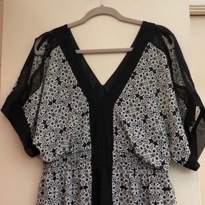 NWOT Peek a Boo shoulders Dress